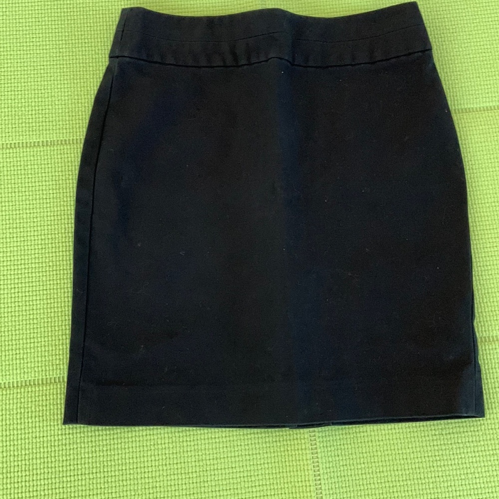 Banana Republic black pencil skirt.